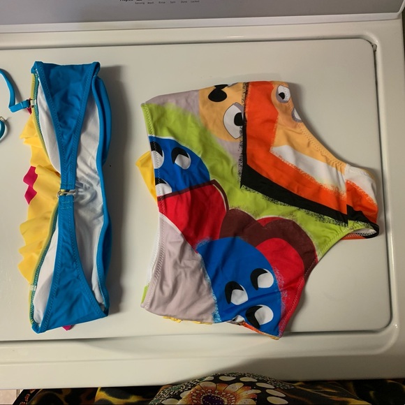 Colorful Ruffled Bikini Set - Picture 2 of 4